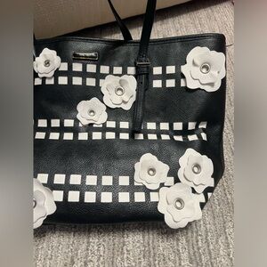 Nine West Large Black & White Flower Tote/Shoulder/Handbag Purse New Condition
